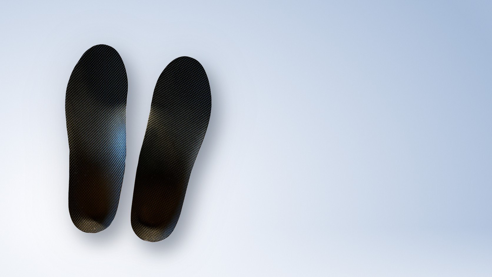 左右の ASHITO INSOLE を上から見たところ